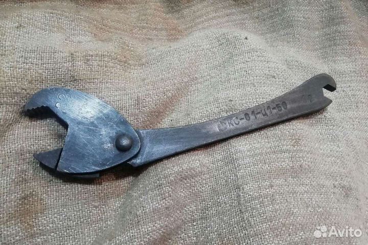 Старинный разводной ключ СССР