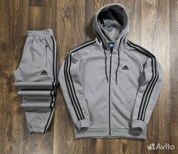 Спортивный костюм adidas