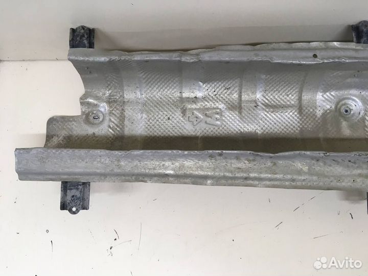 Б/У Б/У Тепловой экран 587200R050 toyota