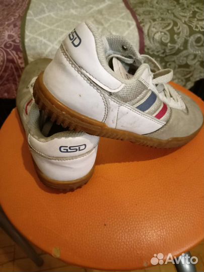 Детские футбольные бутсы 32 размер