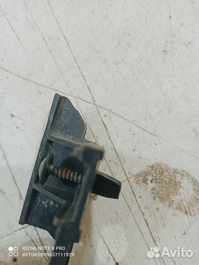 Крепление бампера переднее правое Kia Rio 2