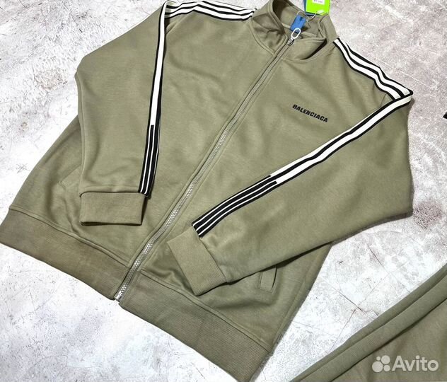 Спортивные костюмы Balenciaga