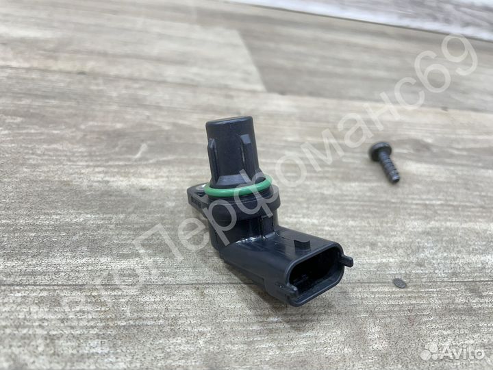 Датчик распредвала Volvo XC60 XC90 XC70 S80 S60