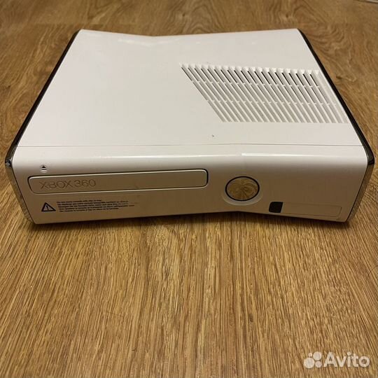 Xbox 360 slim white 500gb прошитый + 102 игры