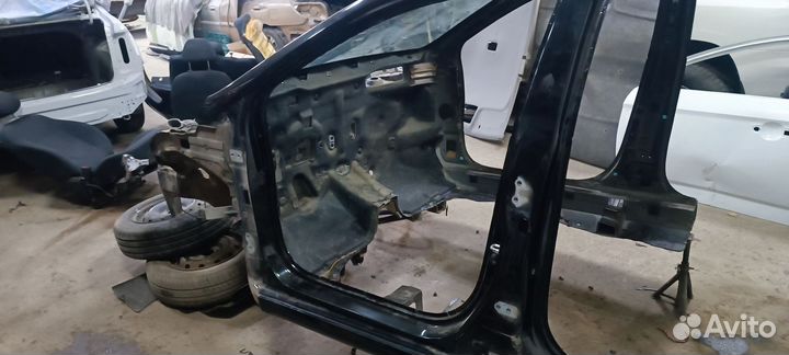 Стойка LR средняя hyundai solaris 1