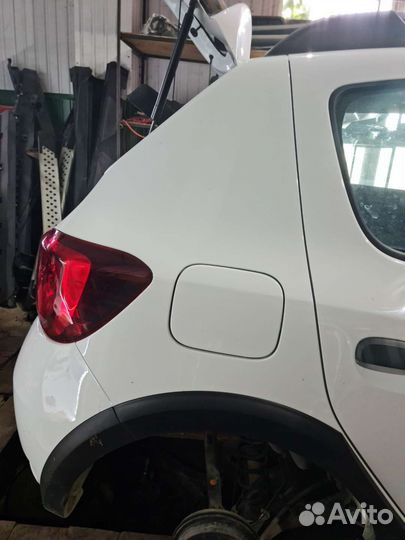 Крыло заднее правое Renault Sandero Stepway 2