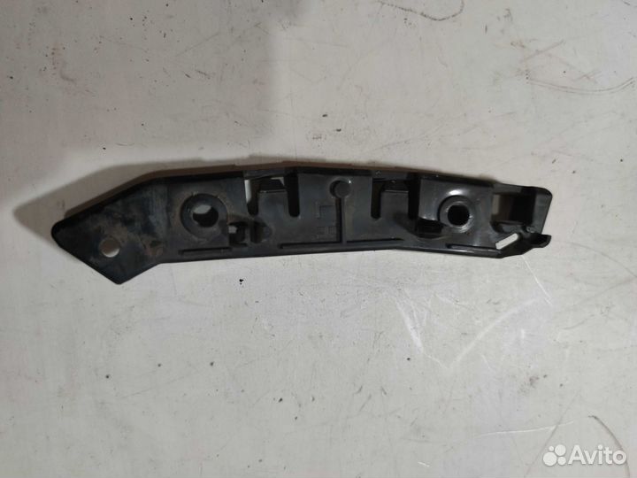 Крепление переднего бампера Ford Focus 3