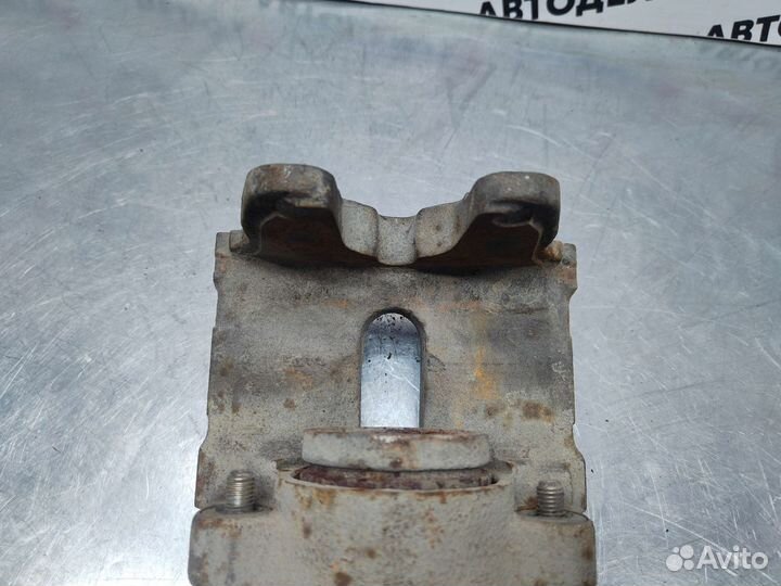 Скоба суппорта переднего BMW X5 E53 2000 г.в