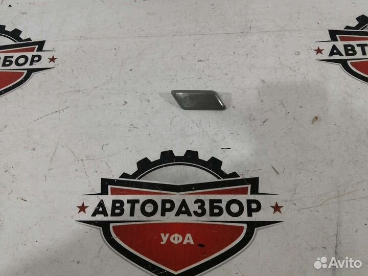 Крышка форсунки омыв фары правая camry 50 15-17