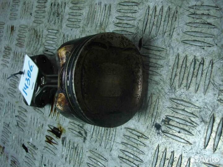 Поршень с Nissan X-Trail T31 2007-2014