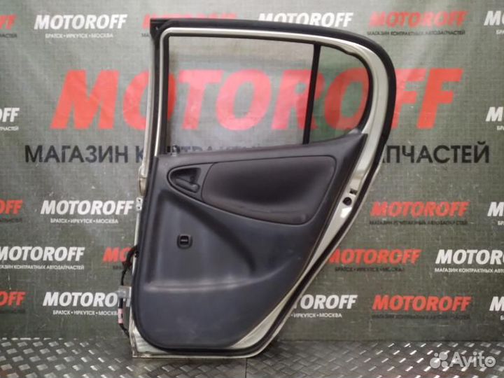 Дверь задняя правая Тойота Витц NCP10 светла А245