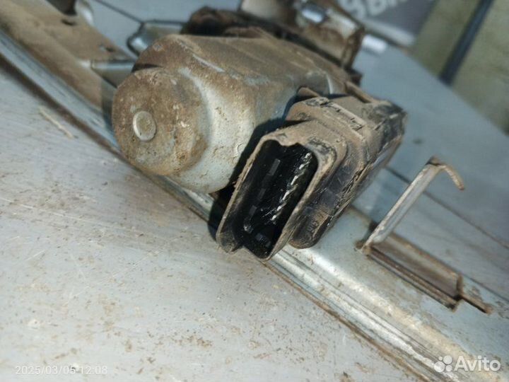 Стеклоподьемник задний левый Renault Megane K4M