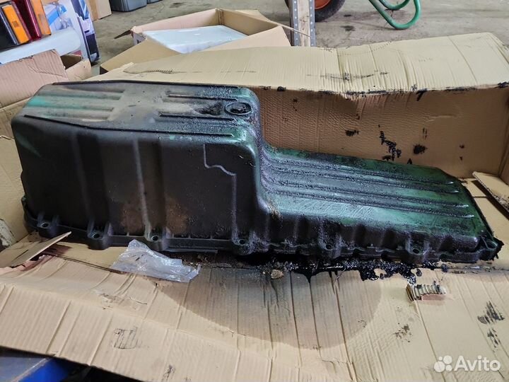 Поддон Вольво д12д