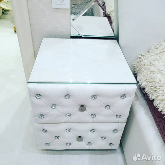 Тумба прикроватная