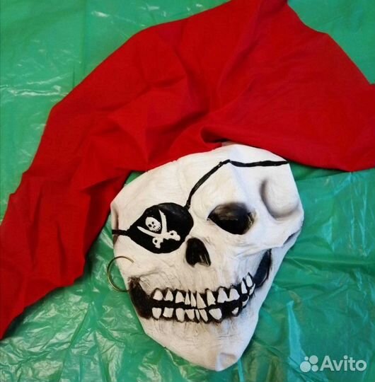 Пиратская маска