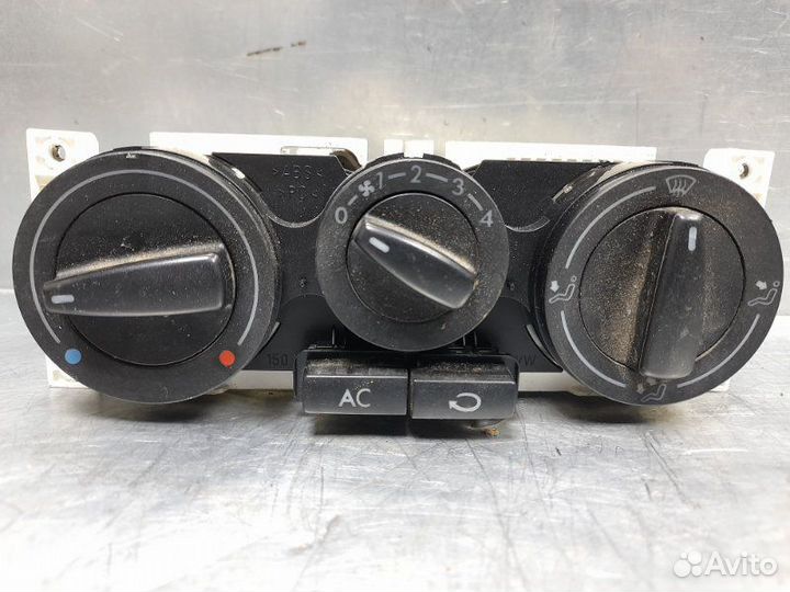 Блок управления отопителем Volkswagen Golf 4