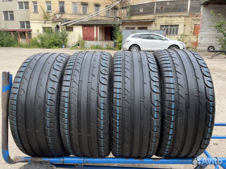 Taurus UHP 225/45 R17