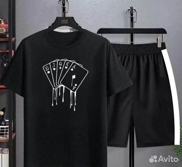 Спортивный костюм