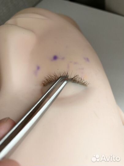 Манекен с натуральными ресницами