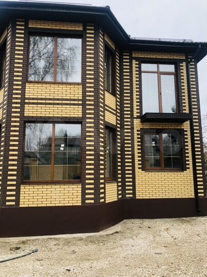 Коттедж 196 м² на участке 6 сот.