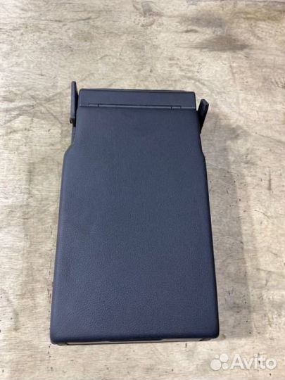 Подлокотник задний Mercedes-Benz E-Class W211