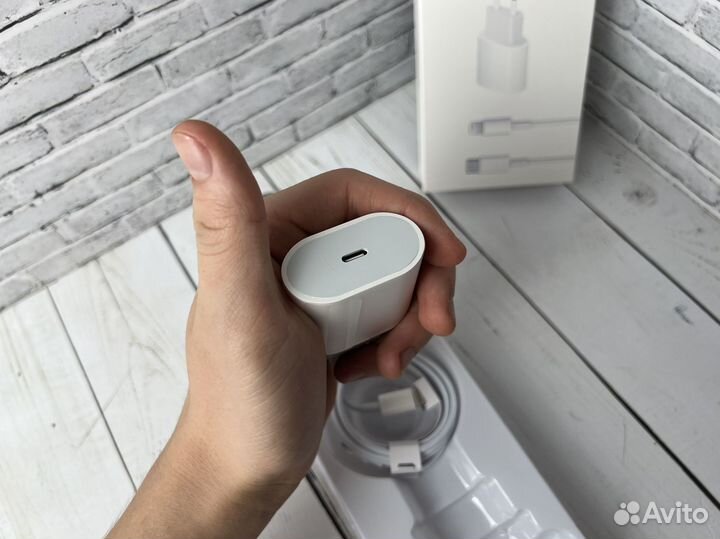 Быстрая зарядка для iPhone 20w + кабель