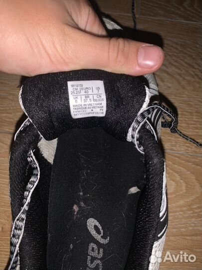 Asics кроссовки