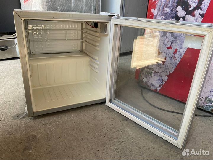 Витринный холодильник