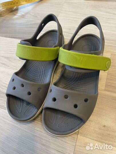 Сандалии crocs J2