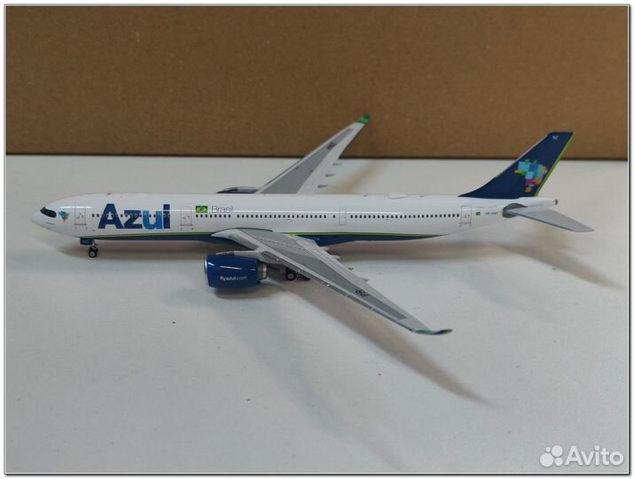 Самолёт Airbus A330 azul 1/400 Phoenix