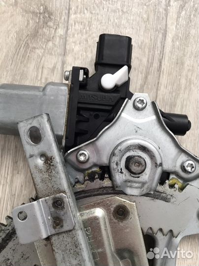 Стеклоподъемники на mitsubishi lancer 10