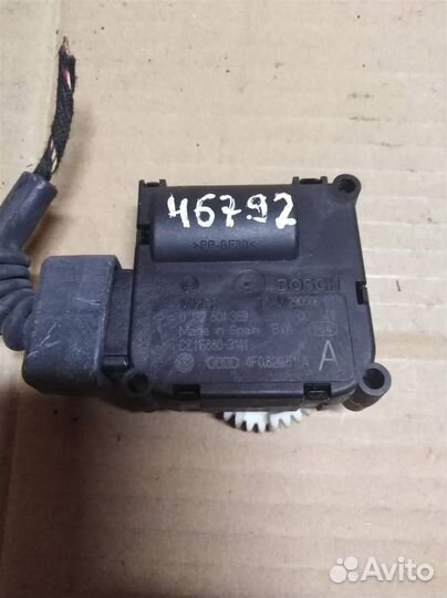 Моторчик заслонки печки 4F0820511A 3.2 Бензин Au