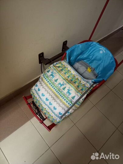 Детские санки на колесах