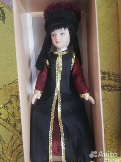 Кукла фарфоровая коллекционная