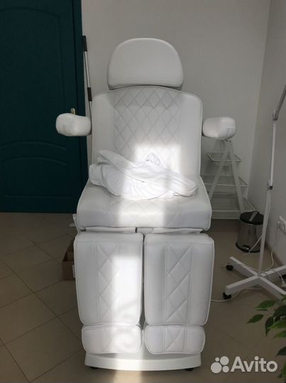 Премиум педикюрное кресло кушетка