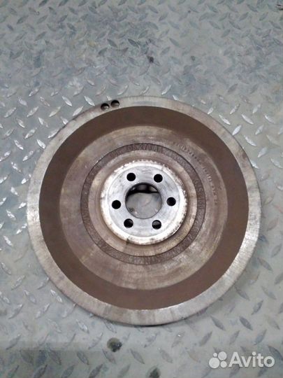 Маховик 03C105269AA от VW jetta 6 1.6