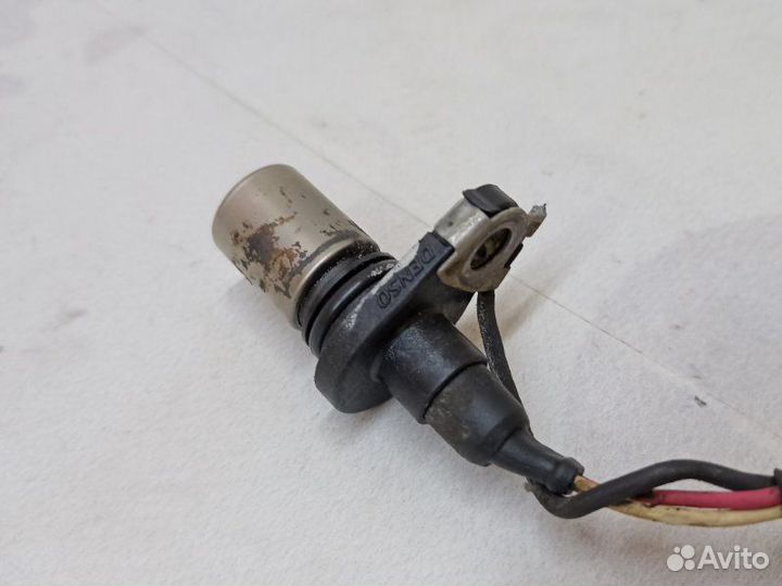 Датчик положения коленвала Toyota Avensis ZZT251