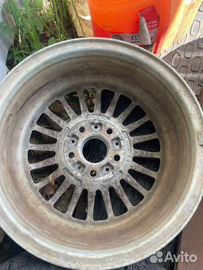 R16 Pirelli Ice Zero 205/60, PCD 5x120 DIA 72.6