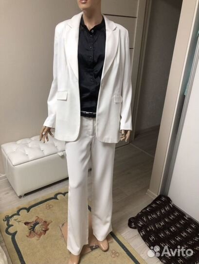 Костюм женский летний р. 48-50 Германия