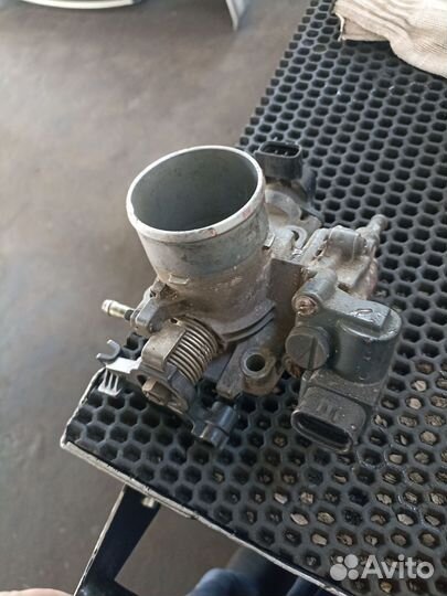 Дроссельная заслонка