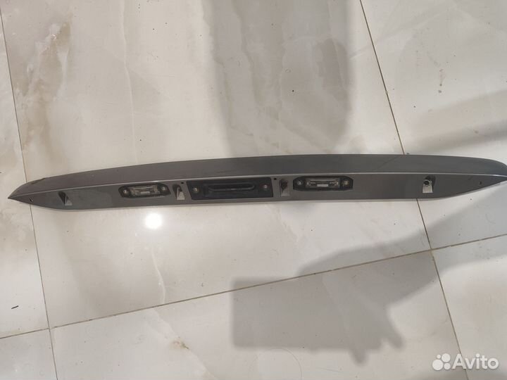 Молдинг крышки багажника Volvo s40