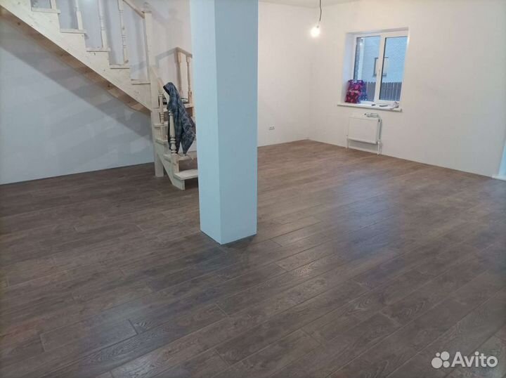 Укладка ламината линолеума кварц винил