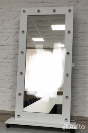 Зеркало с подсветкой в полный рост