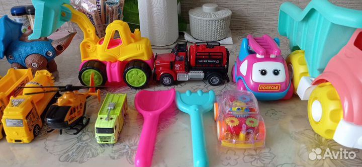 Машинки игрушки пакетом