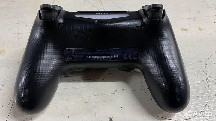 DualShock 4 v2 (оригинал)