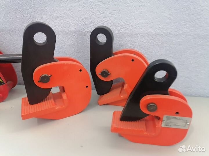 Захват для горизонтального поъема листа 2 т