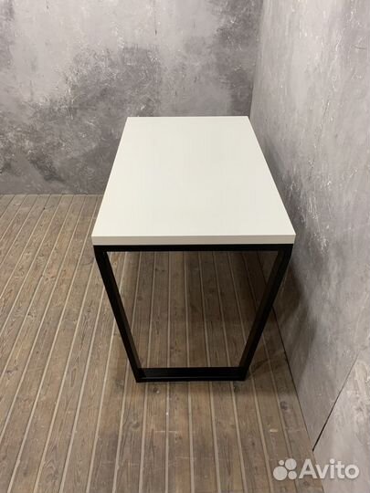 Стол письменный