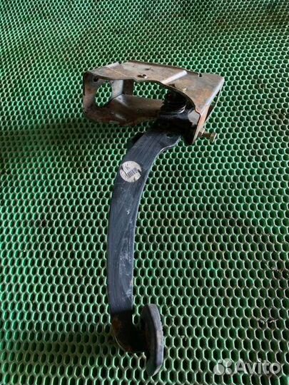 Педаль сцепления Nissan Almera N16 QG15DE 2005