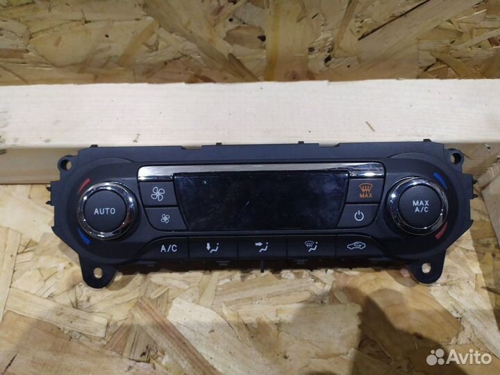 Блок управления климатом Ford Focus 3