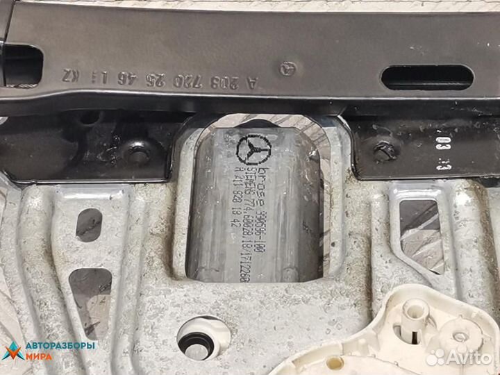 Стеклоподъемник передний левый Mercedes-Benz
